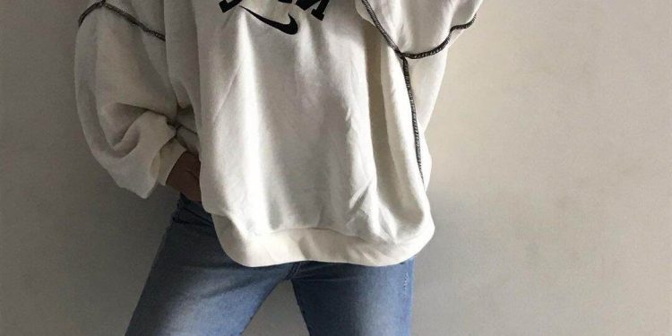 Cara Memadupadankan Sweater Agar Penampilan Makin Stylish