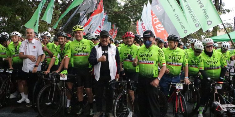 Libatkan 1.900 Pesepeda dari 30 Negara, Wagub Cok Ace Lepas Peserta Road Bike GFNY