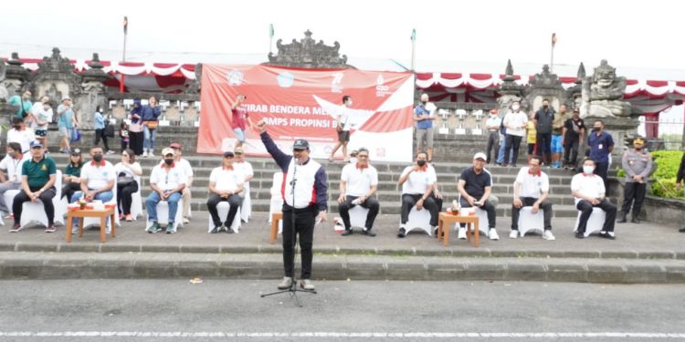 Lepas Kirab Merah Putih MBPS, Wagub Cok Ace Gelorakan Semangat Persatuan