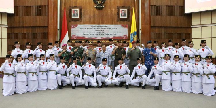Gubernur Koster Kukuhan Paskibraka Provinsi Bali Tahun 2022