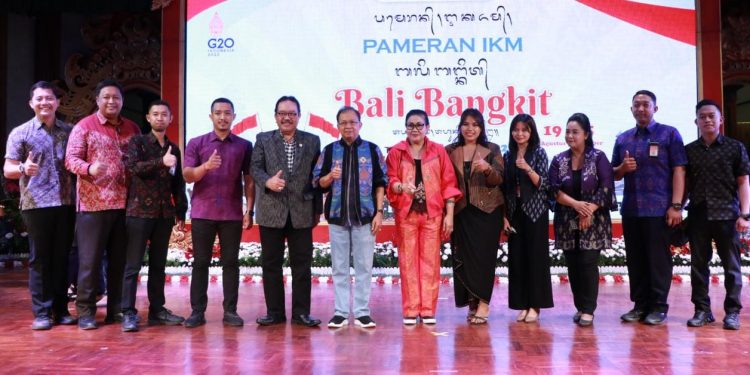Gubernur Koster Secara Resmi Buka Pameran IKM Bali Bangkit Tahap 7 Tahun 2022
