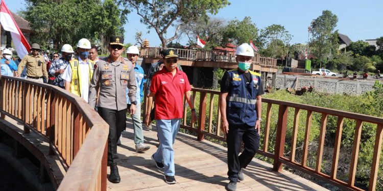 Kendarai Jip Terbuka, Gubernur Koster Bersama Kapolda Bali Tinjau Kesiapan Venue & Infrastruktur G20