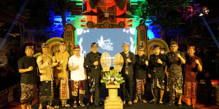 Wagub Cok Ace Buka Ubud & Beyond Festival 2022