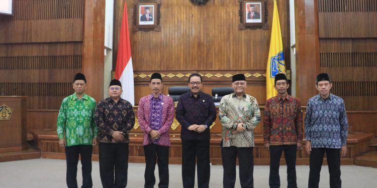 Wagub Cok Ace Hadiri Acara Pelantikan Pimpinan Baznas Bali Periode 2022-2027