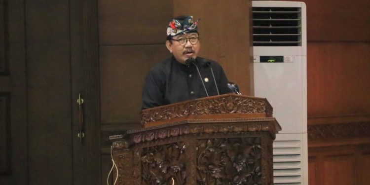 Wagub Cok Ace Hadiri Rapat Paripurna ke-30 Masa Persidangan III