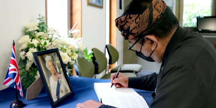 Wakil Gubernur Bali Sampaikan Belasungkawa Atas Wafatnya Yang Mulia Ratu Elizabeth II