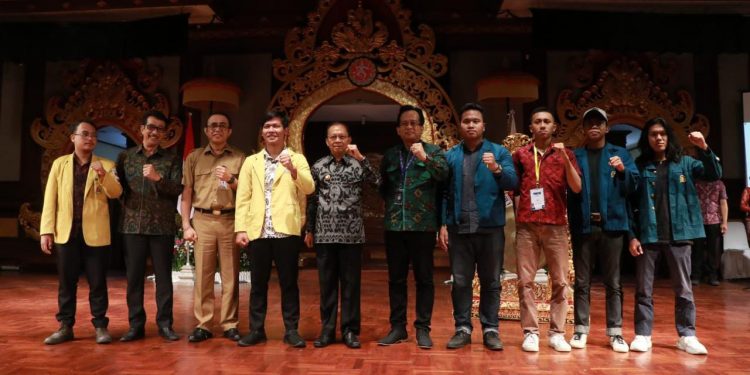 Gubernur Koster Buka Rakernas Aliansi BEM Se-Indonesia