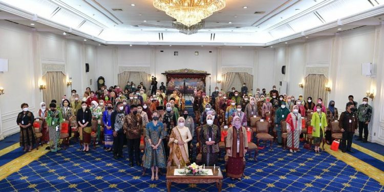 Buka Rakernas Dekranas 2022, Ibu Hj. Wury Ma’ruf Amin Harapkan Solusi Peningkatan Daya Saing & Kesejahteraan Perajin