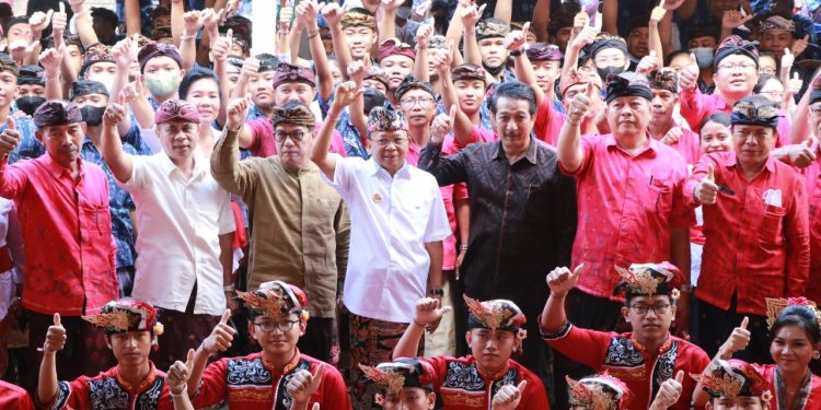 Gubernur Koster Motivasi Siswa SMKN 1 Denpasar Ciptakan Sepeda Motor Hingga Kompor Listrik