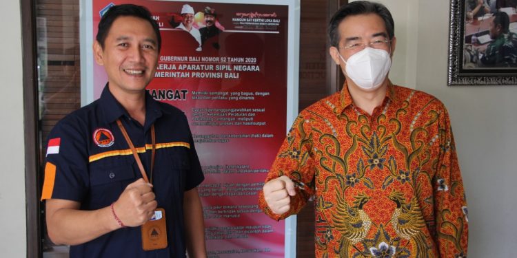 Penuhi Janji Kepada Gubernur Koster, Konjen Tiongkok Denpasar Serahkan Bantuan Penanganan Bencana Untuk Pemprov Bali