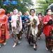 Peringati Hari Batik Nasional, Ny. Putri Koster Ikuti Parade Berkebaya Bersama Ibu Negara