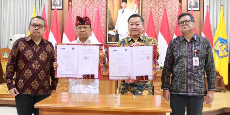 Gubernur Bali & Direktur BCA Tandatangani KB – PKS Pemberian Fasilitas BCA E-Commerce Payment Gateway