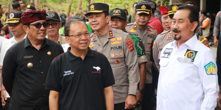 Gubernur Koster & Kapolda Bali Tinjau 3 Lokasi Bencana Di Kabupaten Tabanan