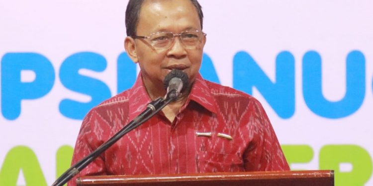 Gubernur Koster Berhasil Memperoleh Anugerah Atas Kebijakan Energi Bersih