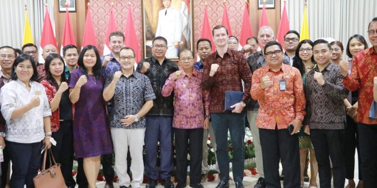 Gubernur Koster Ajak Manajer Hotel Hidangkan Produk Lokal Bali Ke Delegasi Presidensi G20