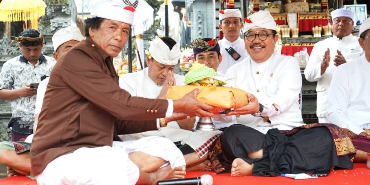 Wagub Cok Ace Hadiri Acara Karya Melaspas Mupuk Pedagingan di Pura Bale Agung Desa Adat Serai Kintamani Bangli