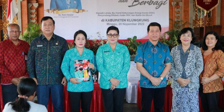 Ketua TP PKK Bali Kembali Gelar Aksi Sosial “Menyapa dan Berbagi” di Kabupaten Klungkung