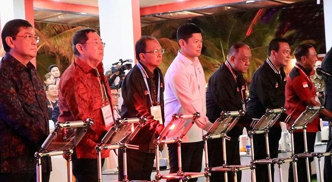 Gubernur Koster dampingi Menpora Buka Kejuaraan Dunia IESF 2022