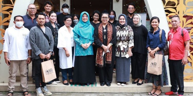 Ketua Dekranasda Bali Penuhi Undangan Gala Dinner dari Ketua Dekranasda NTB