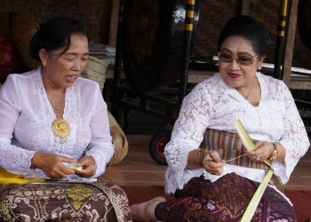 Serangkaian IBTK di Pura Agung Besakih, Ny Cok Ace Ngaturang Ayah Mejejaitan