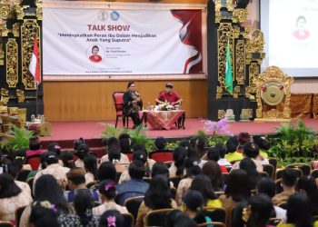 Menjadi Narasumber Dalam Acara “Talk Show” di Yayasan Dwijendra Ny. Putri Koster Tingkatkan Peran Ibu