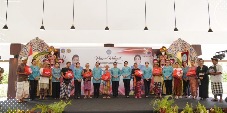 Bantu Masyarakat, PKK Kembali Gelar Pasar Rakyat