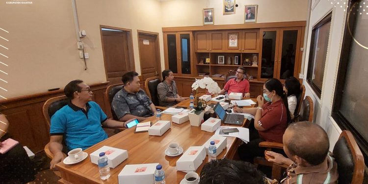 Ambil Langkah Cepat Terkait Meningitis, Pemkab Gianyar Gelar Rapat