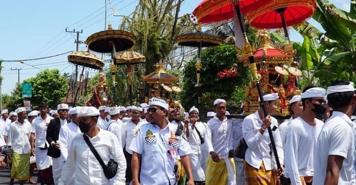 Imbauan Masyarakat untuk Hindari Jalan Raya Besakih di Nongan Karena Ada Upacara Ngusaba