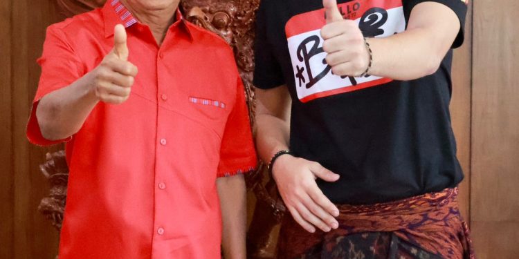Gubernur Koster Ajak Masyarakat Bali Dukung Nyoman Paul di Indonesian Idol 2023