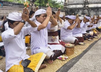 Pemkab Klungkung Nganyarin di Pura Puncak Mundi Nusa Penida
