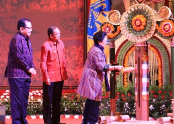   Wayan Koster Susun Haluan Pembangunan Bali 100 Tahun Kedepan