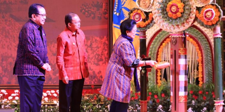   Wayan Koster Susun Haluan Pembangunan Bali 100 Tahun Kedepan