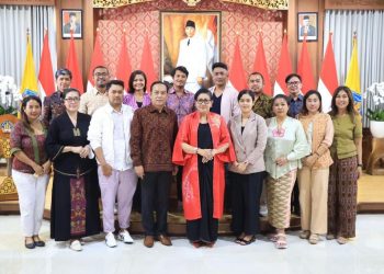 Persiapan Fashion Show GWK bertajuk ‘Adiwarna Wastra Loka, Samuel Wattimena Berikan Pembekalan Kepada Desainer Muda Bali
