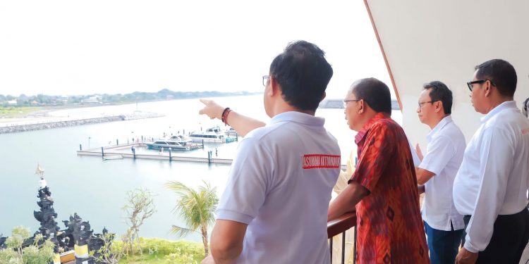 Gubernur Wayan Koster Didampingi Wali Kota Denpasar Tinjau Operasional Pelabuhan Sanur