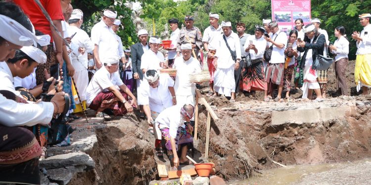 Prajuru Pura Puseh Penegil Dharma dan Krama Desa Adat Kekeran Apresiasi Kepemimpinan Gubernur Bali Wayan Koster