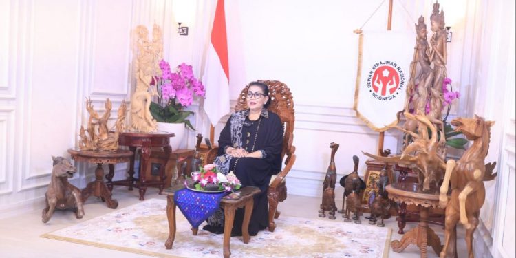 Gelar Webinar Perlindungan Kekayaan Intelektual Bagi IKM Bali, Ny. Putri Koster Tekankan Pedagang Jangan Sesuka Hati “Tapi Perhatikan Aturan Hukumnya”