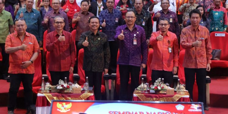 Buka Seminar Kebertahanan Bali Segara, Sekda Dewa Indra Ingatkan Posisi Strategis Potensi Kelautan