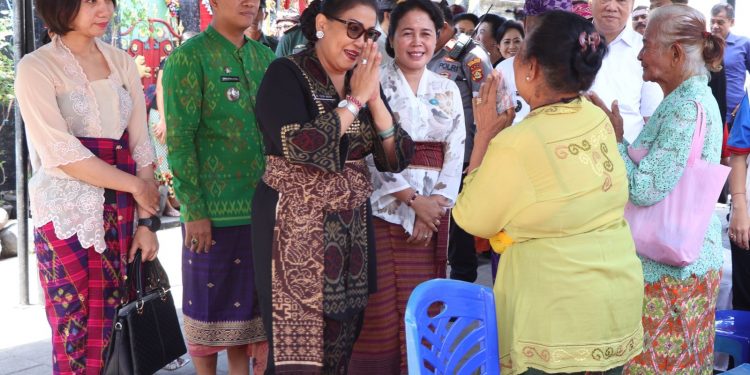 Gandeng Sejumlah Instansi Terkait, Ketua TP PKK Provinsi Bali Harapkan Program “Menyapa dan Berbagi” Tepat Sasaran
