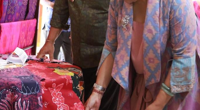 Ketua Dekranasda Bali Ny. Putri Koster Meninjau PLUT UMKM Buleleng
