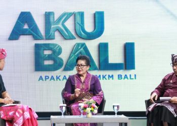 Ketua Dekranasda Bali Ny. Putri Koster dalam Dialog Perlindungan Kain Tenun Tradisional Bali