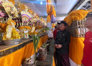 Bentuk Bhakti kepada Leluhur dan Gotong Royong, Wagub Cok Ace Apresiasi Rangkaian Karya Pitra Yadnya Banjar Adat Kutuh Kelod