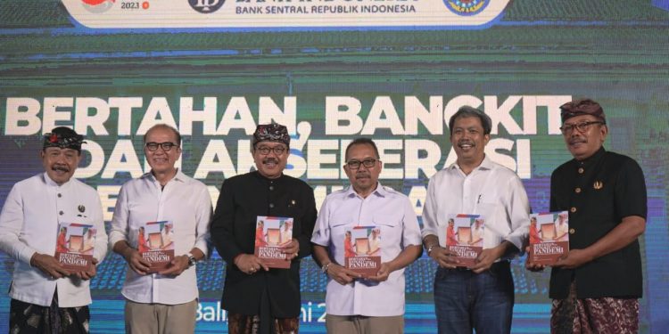 Berdedikasi Tinggi Tangani Pandemi, Gubernur dan Wagub Bali Apresiasi Kinerja Kepala KPw BI Bali Trisno Nugroho