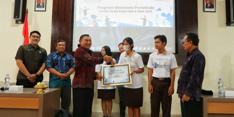 Diskominfos Bali Apresiasi Protelindo Berikan Bantuan Beasiswa kepada Siswa-Siswi di Denpasar