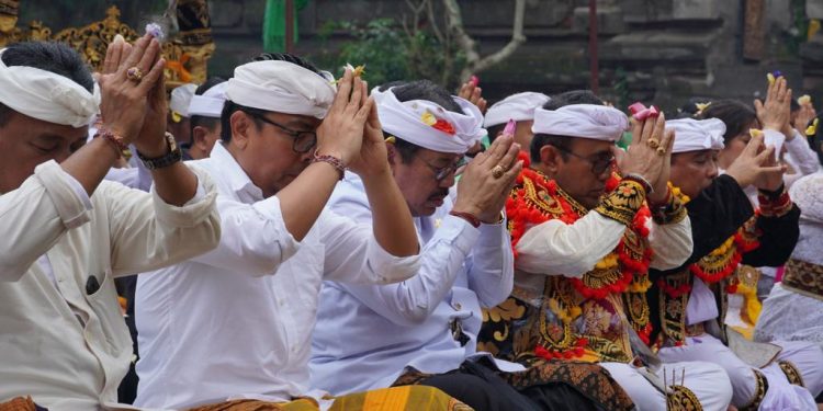 Wagub Cok Ace Ajak Umat Hindu Bersiap Songsong Panca Wali Krama di Pura Mandara Giri Semeru Agung tahun 2024 Mendatang