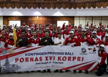 Sekda Bali Dewa Made Indra Lepas 161 Kontingen PORNAS XVI KORPRI Provinsi Bali
