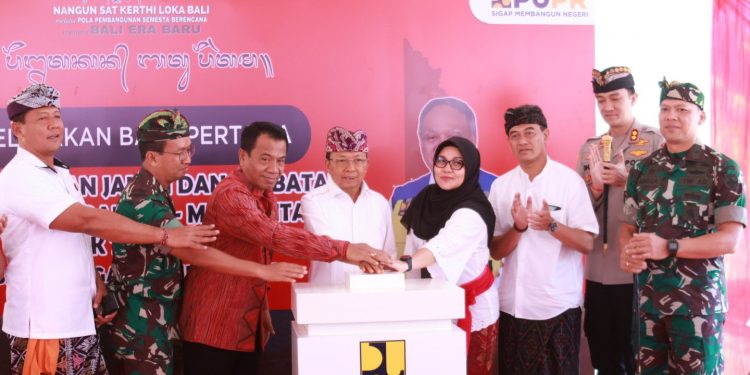 Gubernur Koster Groundbreaking Pembangunan Jalan Shortcut Singaraja-Mengwitani Titik 7D Dan 7E