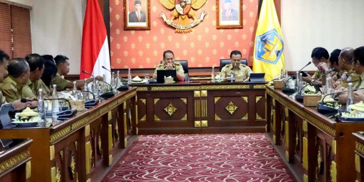 Hari Pertama Berkantor, Pj. Gubernur Gelar Coffee Morning Dengan Kepala OPD