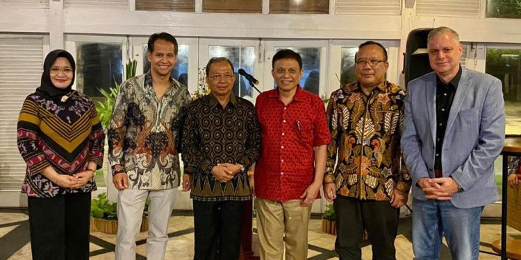 Wayan Koster Paparkan Ekonomi Kerthi Bali di World Economic Situation and Indonesian’s Prospects