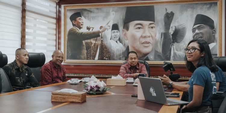 PJ. Gubernur Bali Apresiasi Kepedulian LSM Jaga Kebersihan Sungai di Bali