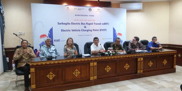 Pj. Gubernur Bali Harap Joint Kick-Off Meeting Sarbagita eBRT & EVCP Dorong Penggunaan Kendaraan Listrik dan Angkutan Publik